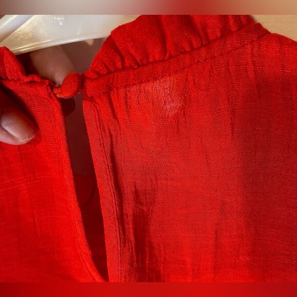 New Nanette Lenore Red sleeveless smocked ruffled blouse. Size M - Picture 3 of 8